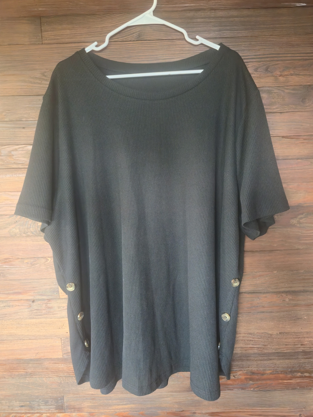 BloomChic Black Ribbed Short-Sleeve Shirt with Side Button Detail